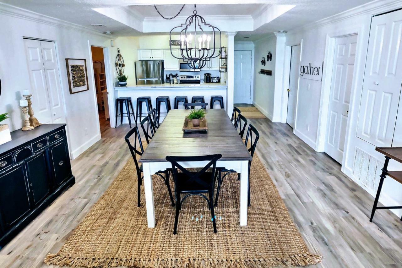 Barefoot Bliss - Beachfront Condo - Sleeps 12 パナマシティービーチ エクステリア 写真