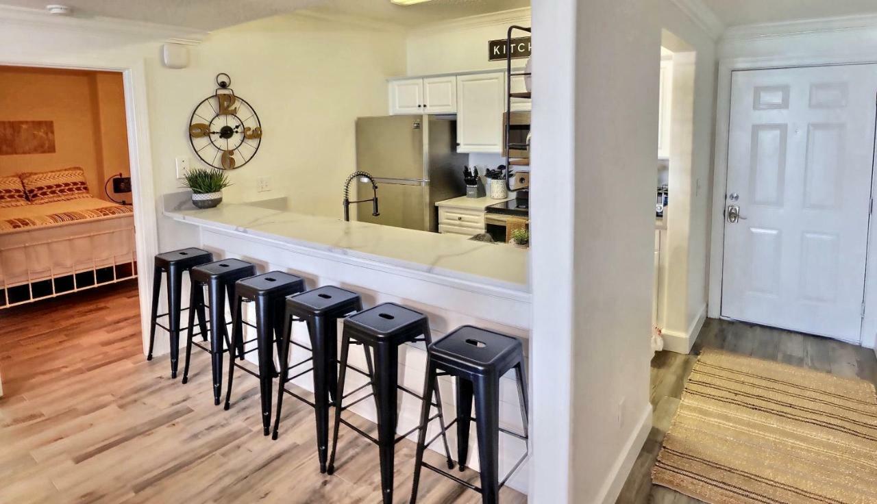 Barefoot Bliss - Beachfront Condo - Sleeps 12 パナマシティービーチ エクステリア 写真