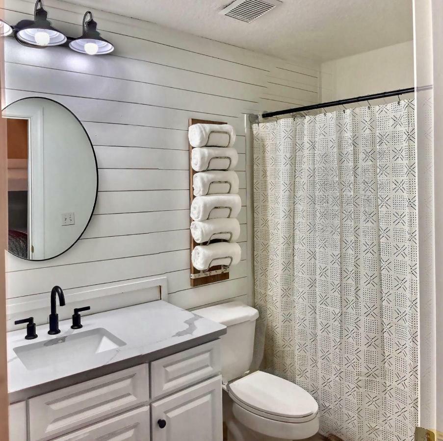 Barefoot Bliss - Beachfront Condo - Sleeps 12 パナマシティービーチ エクステリア 写真
