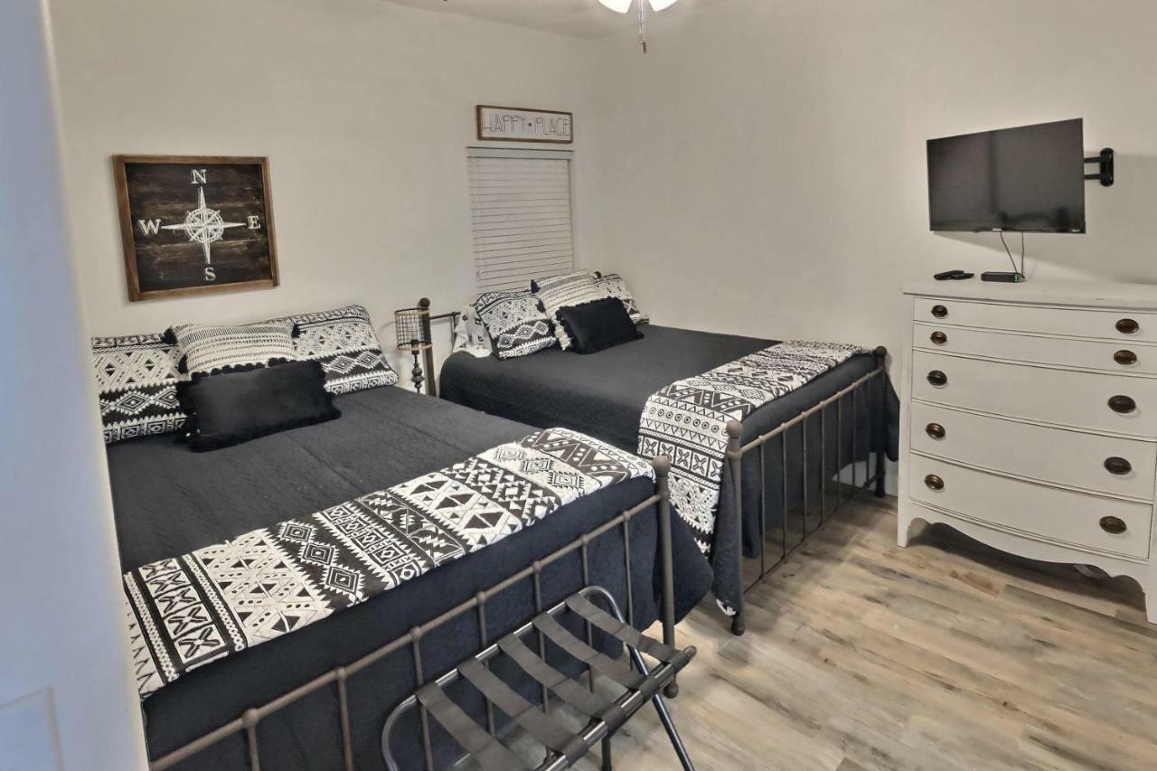 Barefoot Bliss - Beachfront Condo - Sleeps 12 パナマシティービーチ エクステリア 写真