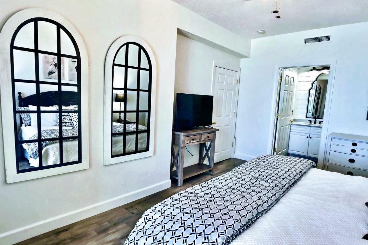 Barefoot Bliss - Beachfront Condo - Sleeps 12 パナマシティービーチ エクステリア 写真